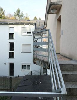 Mehrfamilienhaus mit fünf Wohnungen, großen Garagen & Werkstatt in Brombach - Lörrach