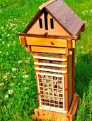 Insektenhotel natürliches Holz Das perfekte Geschenk für jeden Anlass I in 27753
