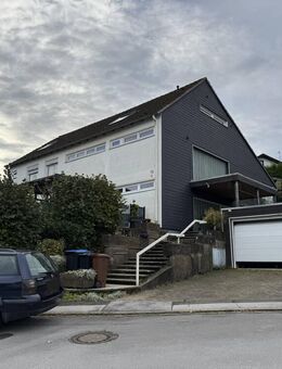 Attraktives Mehrfamilienhaus mit 3 vermieteten Wohneinheiten und vielseitigen Nutzungsmöglichkeiten - Ennepetal (Stadt der Kluterhöhle)