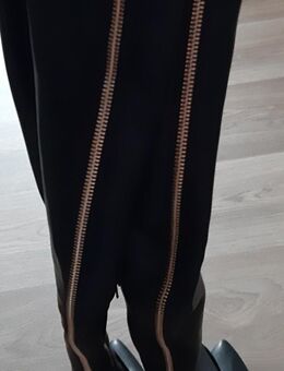 Neuwertige Overkneestifel. - Arnsberg