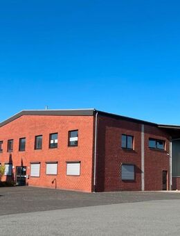 Helle Lagerhalle mit Bürofläche in 33161 Hövelhof - Paderborn