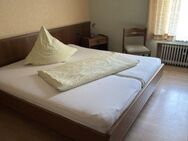 diverse Schlafzimmer, mit Betten, Schränke, Matratzen - Aldenhoven