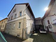 Bauernhaus mit Charme und idyllischem Innenhof, Scheune und Nebengebäuden - Monzingen