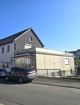 Wohn- und Geschäftshaus mit rund 320 m² Wohn- und Nutzfläche - ideal zur Umnutzung oder als Renditeobjekt in Queck - Schlitz