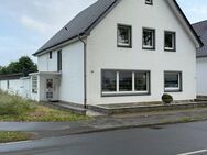 freistehendes 2-1/2 geschoss. Zweifamilienwohnhaus mit großzügigem Grundstück in Lipperode - Lippstadt
