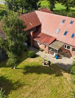 Großzügiges Einfamilienhaus mit Scheune in ruhiger Alleinlage von Wanna zum Schnäppchenpreis - Wanna