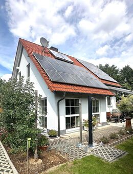 Modernes Einfamilienhaus mit Doppelgarage u. herrlichem Garten - Pfarrweisach