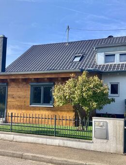 Attraktives sehr großzügiges Einfamilienhaus mit exklusiver Wohnbauerweiterung - Karlskron