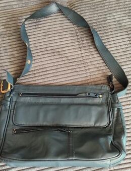 Blaue Handtasche gebraucht - Mörfelden-Walldorf
