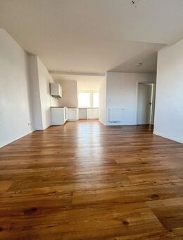 Moderne 2,5 Zimmer Dachgeschosswohnung mit offenem Wohnbereich, Dachboden und Kellerabteil in Bergedorf - Hamburg