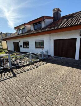 1-2 Familienhaus in Sandhausen mit Garten und 2 Garagen - Sandhausen