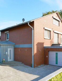 Oythe - Wohnhaus mit Garage und Innenpool - Vechta