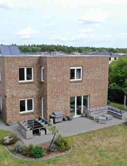 Moderne Stadtvilla in bester Lage - stilvolles Wohnen auf höchstem Niveau - Rotenburg (Wümme)