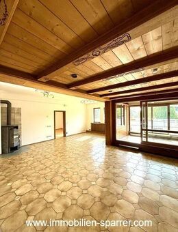 Großzügige 4-Zimmer-Wohnung mit Dachterrasse und Wintergarten - Weiden (Oberpfalz)