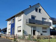 Saniertes Zweifamilienhaus mit großem Grundstück in Geldersheim bei Schweinfurt - Geldersheim