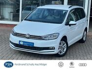 VW Touran, 2.0 TDI CL, Jahr 2022 - Teterow