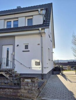 Doppelhaushälfte Haus mit traumhaftem Garten zu Verkaufen!!! - Bretten