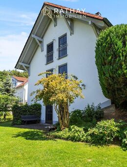 Wundervolles Einfamilienhaus mit Einliegerwohnung und traumhaften Weitblick - Bad Abbach