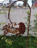 Edelrost Gartenstecker Vogel auf Goldbeerenast gebogen in 87647