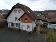 Einfamilienhaus mit Gewerbehalle und Garten auf 2.600 m² Grundstück in Borgentreich-Borgholz - Borgentreich (Orgelstadt)