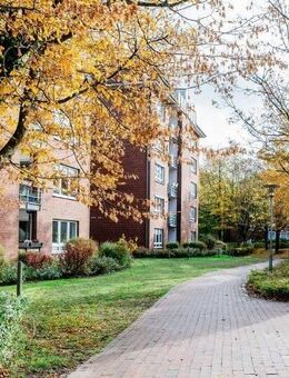 Von Grund auf schön ! Fördenähe: Modernisierte Eigentumswohnung mit großem Balkon in Flensburg - Flensburg