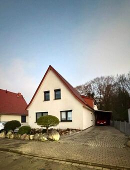 Geräumige 4-Zimmer-Wohnung mit Garten und Balkon in Delmenhorst - Delmenhorst