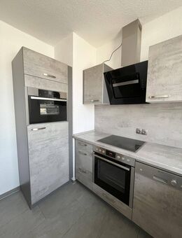 Lichtdurchflutete 4-Zi. Wohnung, Nähe Kurpark, inkl. neuwertiger Einbauküche - Königsfeld (Schwarzwald)