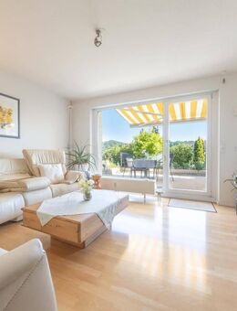 Großzügige, helle Terrassenwohnung in begehrter Lage von Leonberg-Ramtel! - Leonberg (Baden-Württemberg)