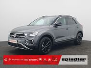 VW T-Roc, 1.5 l TSI Style OPF ), Jahr 2022 - Würzburg