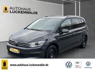 VW Touran, 1.5 TSI Move, Jahr 2023 - Luckenwalde