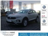 VW T-Roc, 1.0 TSI Life, Jahr 2022 - Schwarzenfeld