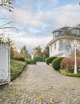 Familienglück in seiner schönsten Form - exklusive Villa mit beeindruckender Architektur in Igel - Igel