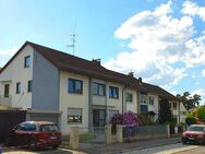 Grundsanierte Wohnung im OG * 85m²+großer Balkon+2Keller+Dachboden * im ruhigen grünen Laufamholz - Nürnberg