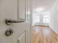 Moderner Komfort in renoviertem Altbau: Große 3-Zimmer-Wohnung mit Balkon - Leipzig