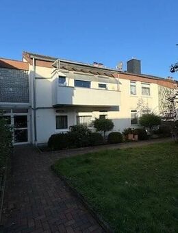 Mit Einbauküche, Objektstellplätze und Balkon: 2 Zimmerwohnung in guter Lage..... - Bad Pyrmont
