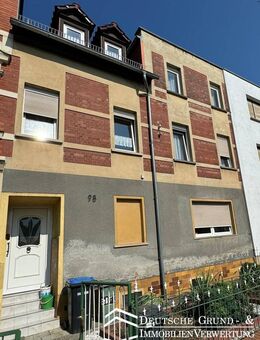 solides Objekt mit viel Platz, Innenhof und Garage sucht neue Eigentümer - Schmölln