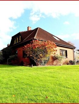 Großer Bungalow * Ihrhove-Zentrum * 6 ZKB * 5 Schlafzimmer * 3 Abstellräume * Keller * renoviert * - Westoverledingen