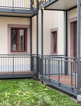 *** 2 Zimmer mit Gartenoase * Fußbodenheizung * Tageslichtbad * Parkett * 09/25 *** - Chemnitz