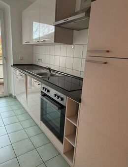 EBK*** + Laminat im DG / großer Balkon / u.v.m. - Chemnitz