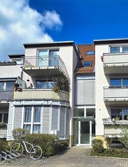 helle 3 Zimmerwohnung am südlichen Stadtrand von Dresden mit Balkon inkl. Tiefgaragenstellplatz. - Dresden