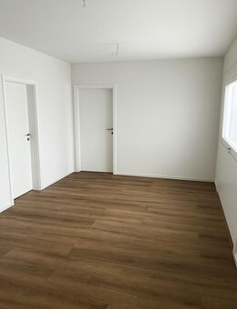 Frisch renovierte 4-Zimmer Wohnung mit Balkon [VAC-12920] - Karlsruhe