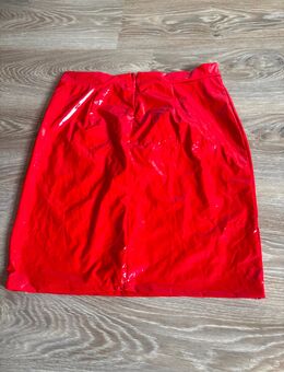 Lackrock rot, L - Augsburg