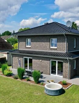 Exklusives Einfamilienhaus mit zwei Vollgeschossen und Garage in Scheeßel - Scheeßel
