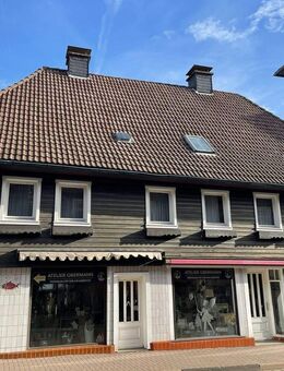 **EINFAMILIENHAUS MIT KLEINEM GEWERBE UND WERKSTATT IM INNENHOF ZU VERMIETEN** - Braunlage