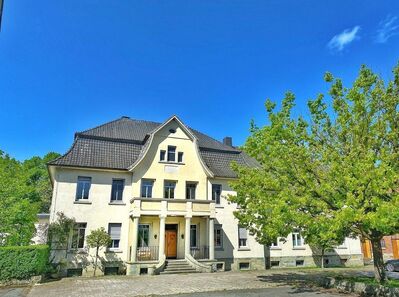 Wohnen und Arbeiten in stilvollem Ambiente- Ländlich gelegenes historisches Anwesen von 1915 mit Haupthaus und Nebengebäuden