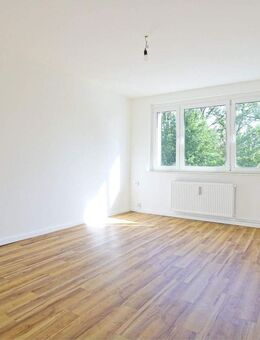 Gustävel bei Schwerin - Sanierte helle 4 Zimmerwohnung ab sofort zu vermieten - Kuhlen-Wendorf