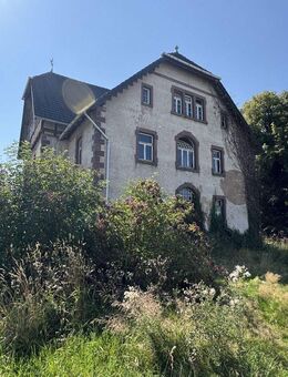 Historisches Herrenhaus – Charme trifft auf enormes Entwicklungspotenzial - Waldeck (Hessen)
