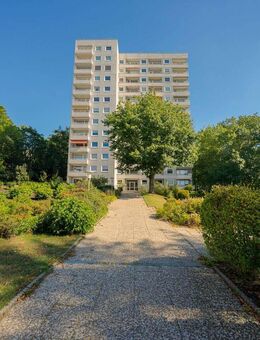 Endetagenwohnung mit 2 Balkonen & Weitblick - Reinbek