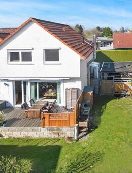 Zeitloses Wohnen! Ein exklusives Zuhause, das Raum für Ihre Träume bietet! - Vordorf