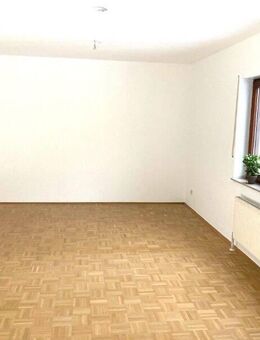 SOFORT BEZUGSFREIE SINGLE-WOHNUNG MIT STELLPLATZ ... - Dessau-Roßlau